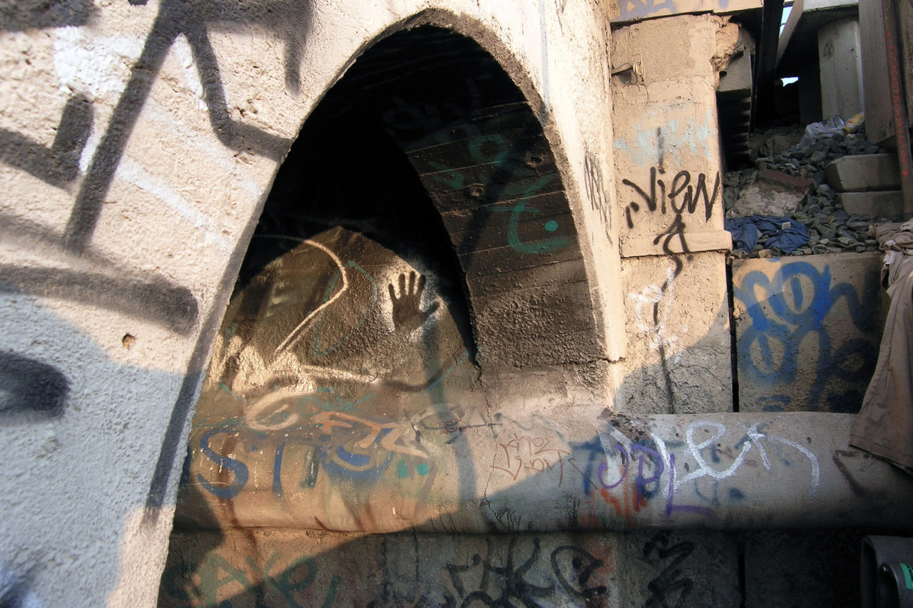 Contemporary Cavepaintings (2007), Raid Projects, Los Angeles, US, 2007 (photo: Maarten Vanden Eynde)